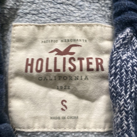 Hollister zip up - Picture 3 of 3